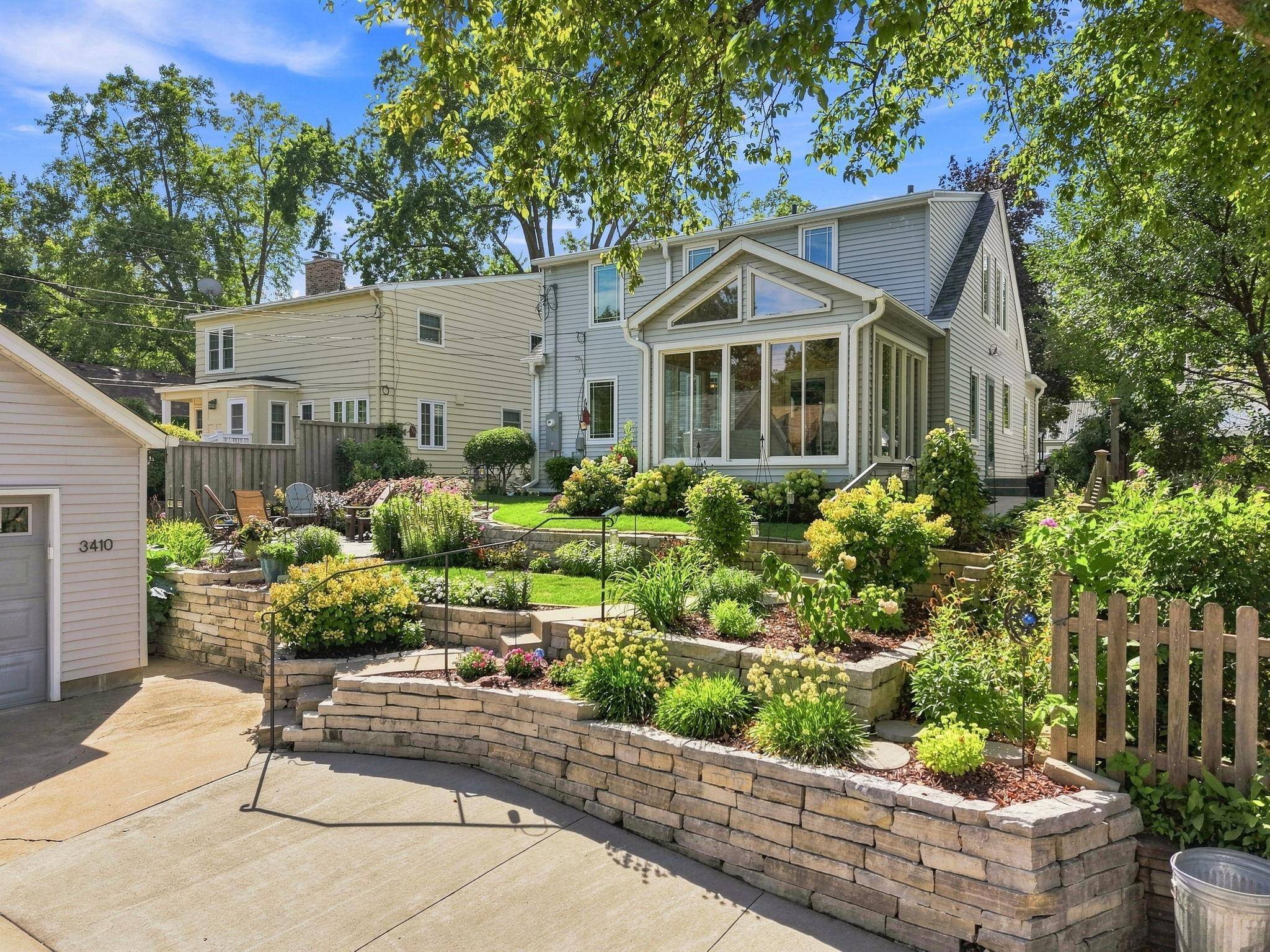 3410 Zenith AVE N, Robbinsdale, MN 55422
