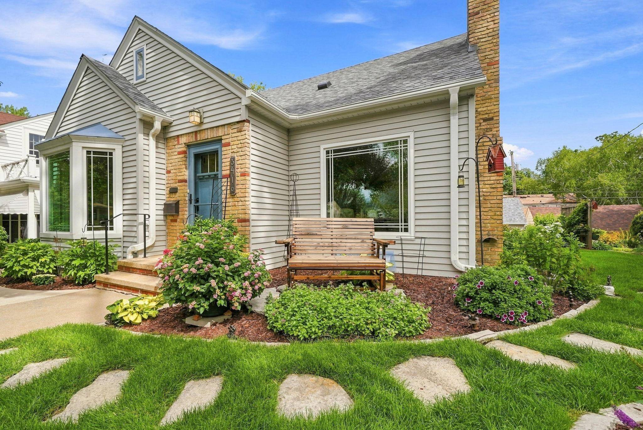 3410 Zenith AVE N, Robbinsdale, MN 55422