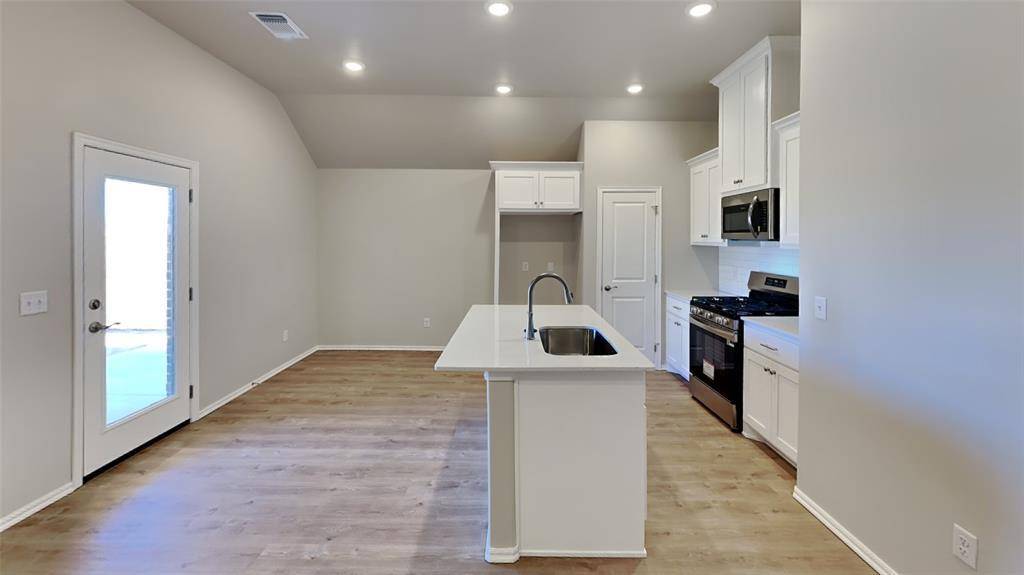 9113 NW 127th TER, Yukon, OK 73099