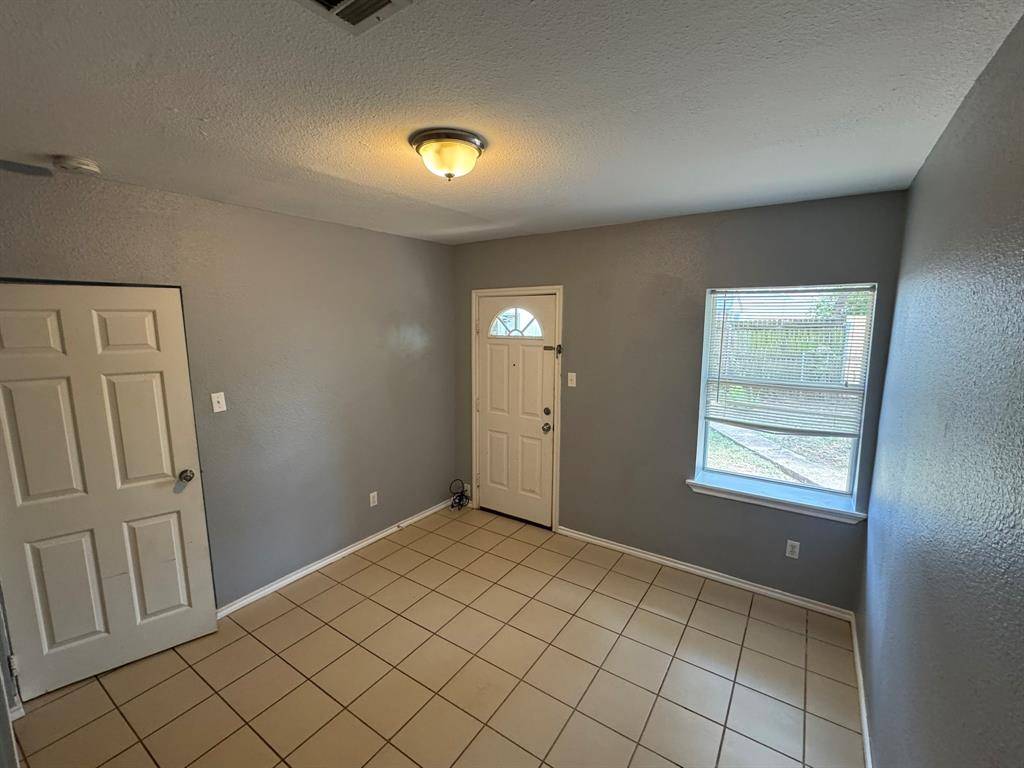 3850 Mt Ranier Street #3850, Dallas, TX 75211