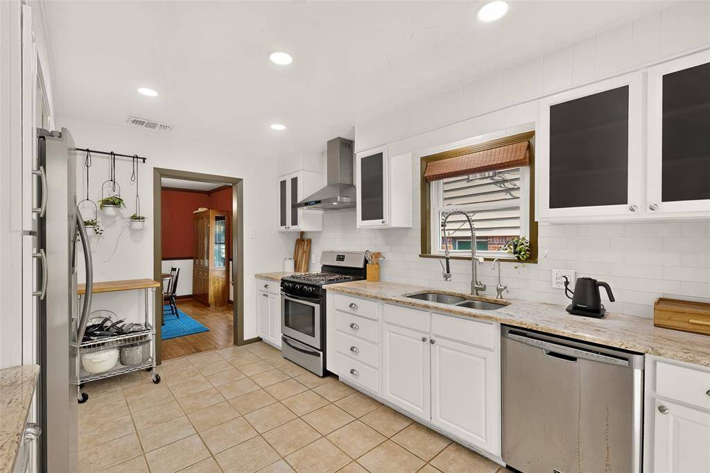 1732 S Edgefield Avenue, Dallas, TX 75224