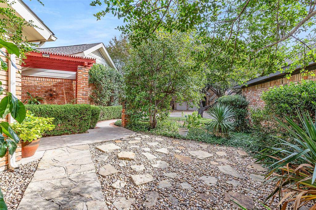 14683 Plage Lane, Addison, TX 75001