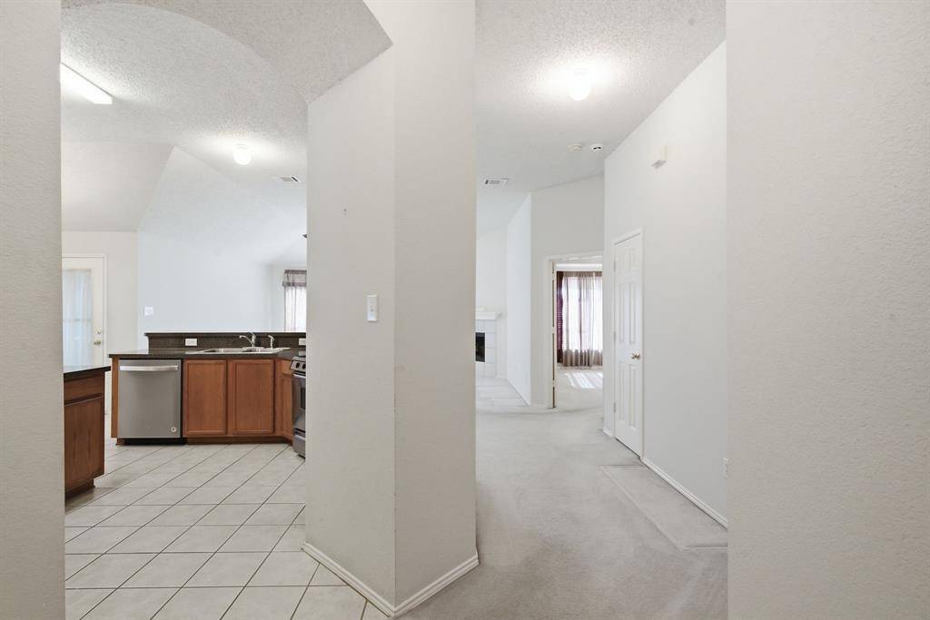 4816 Barnhill Lane, Fort Worth, TX 76135