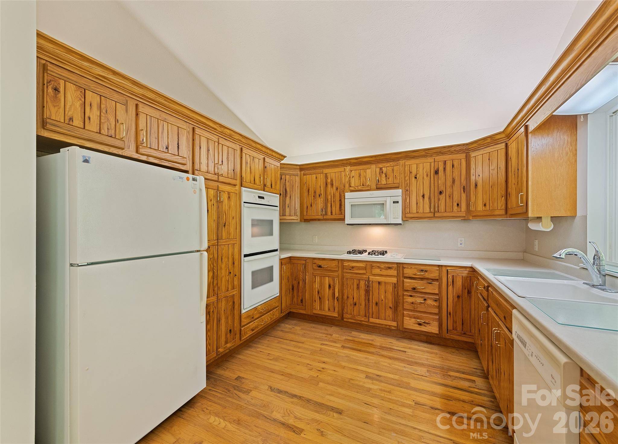 21 Winterview TRL, Hendersonville, NC 28739