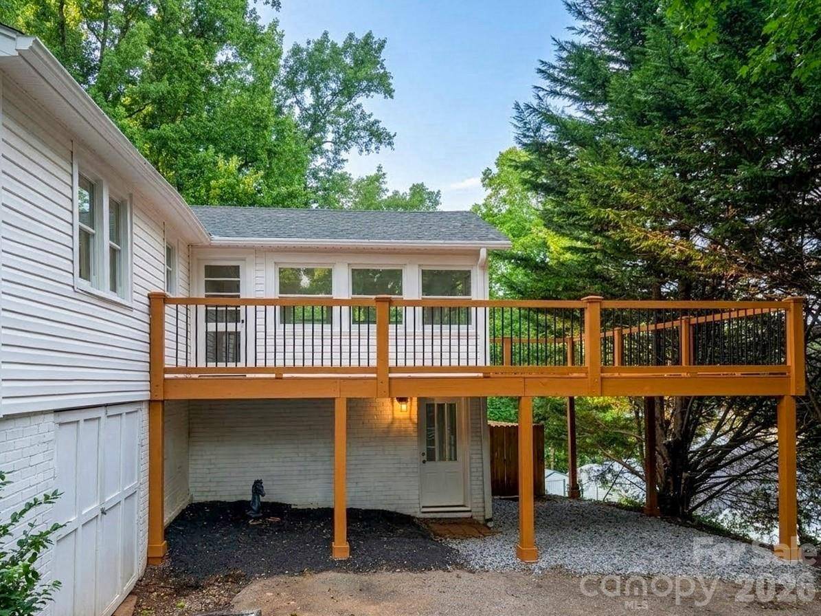 50 Hidden Hill RD, Tryon, NC 28782