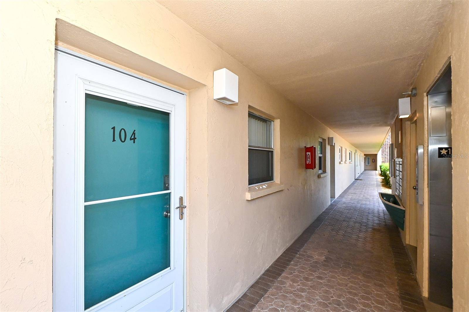 1250 N PORTOFINO DR #107MAR, Sarasota, FL 34242
