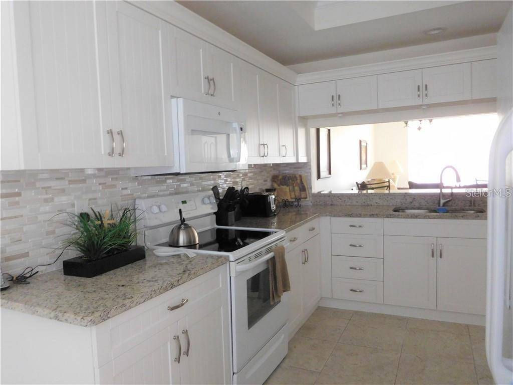8735 OLDE HICKORY AVE #8104, Sarasota, FL 34238