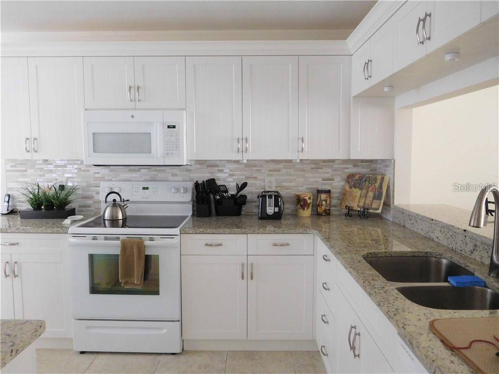 8735 OLDE HICKORY AVE #8104, Sarasota, FL 34238