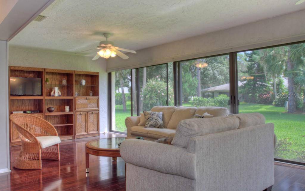 7093 FAIRWAY BEND LN, Sarasota, FL 34243