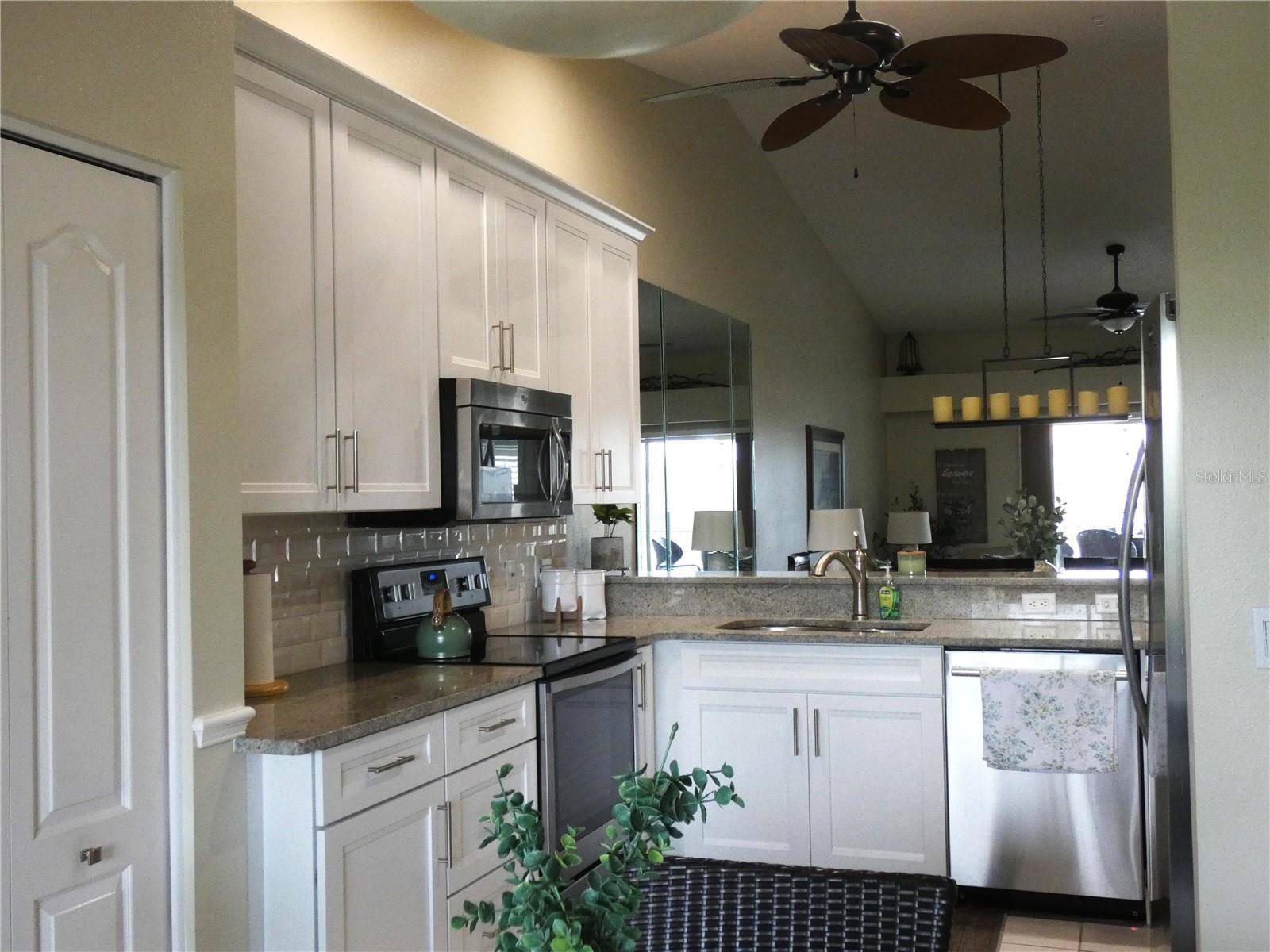 4639 CHAPEL HILL DR #2924, Sarasota, FL 34238
