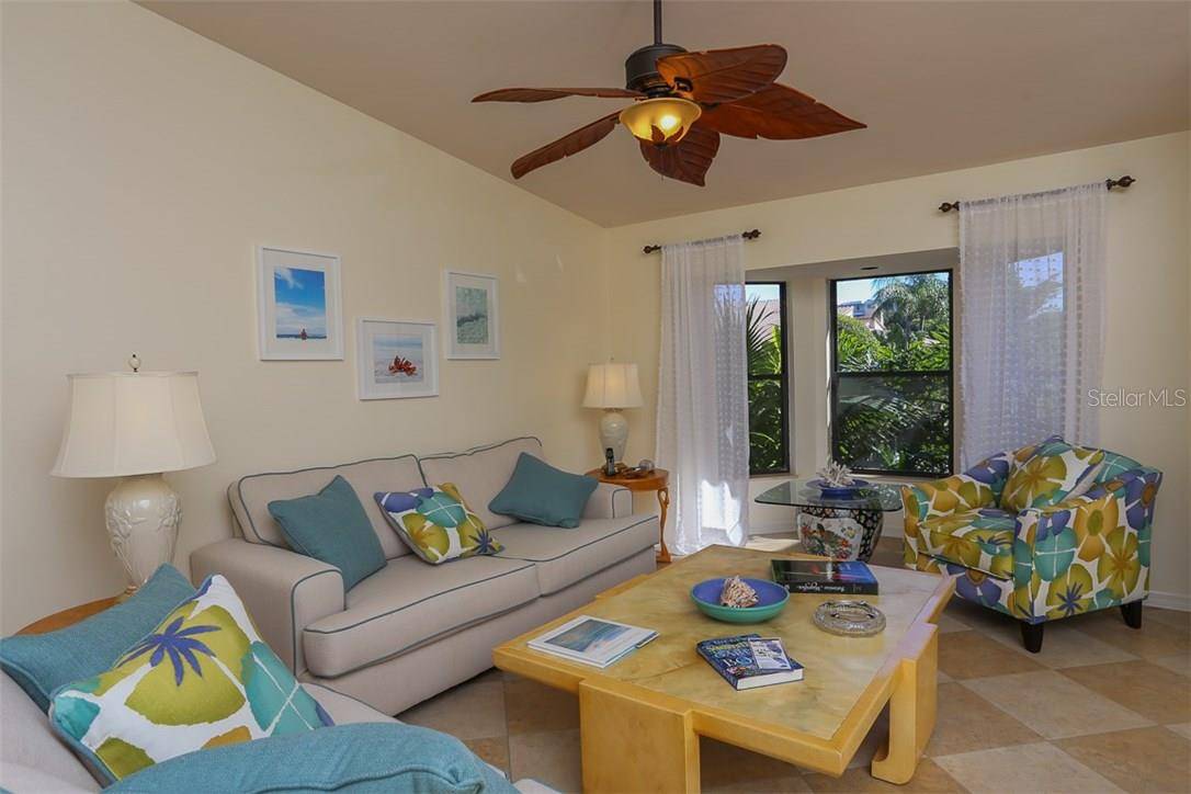 2319 HARBOUR OAKS DR, Longboat Key, FL 34228