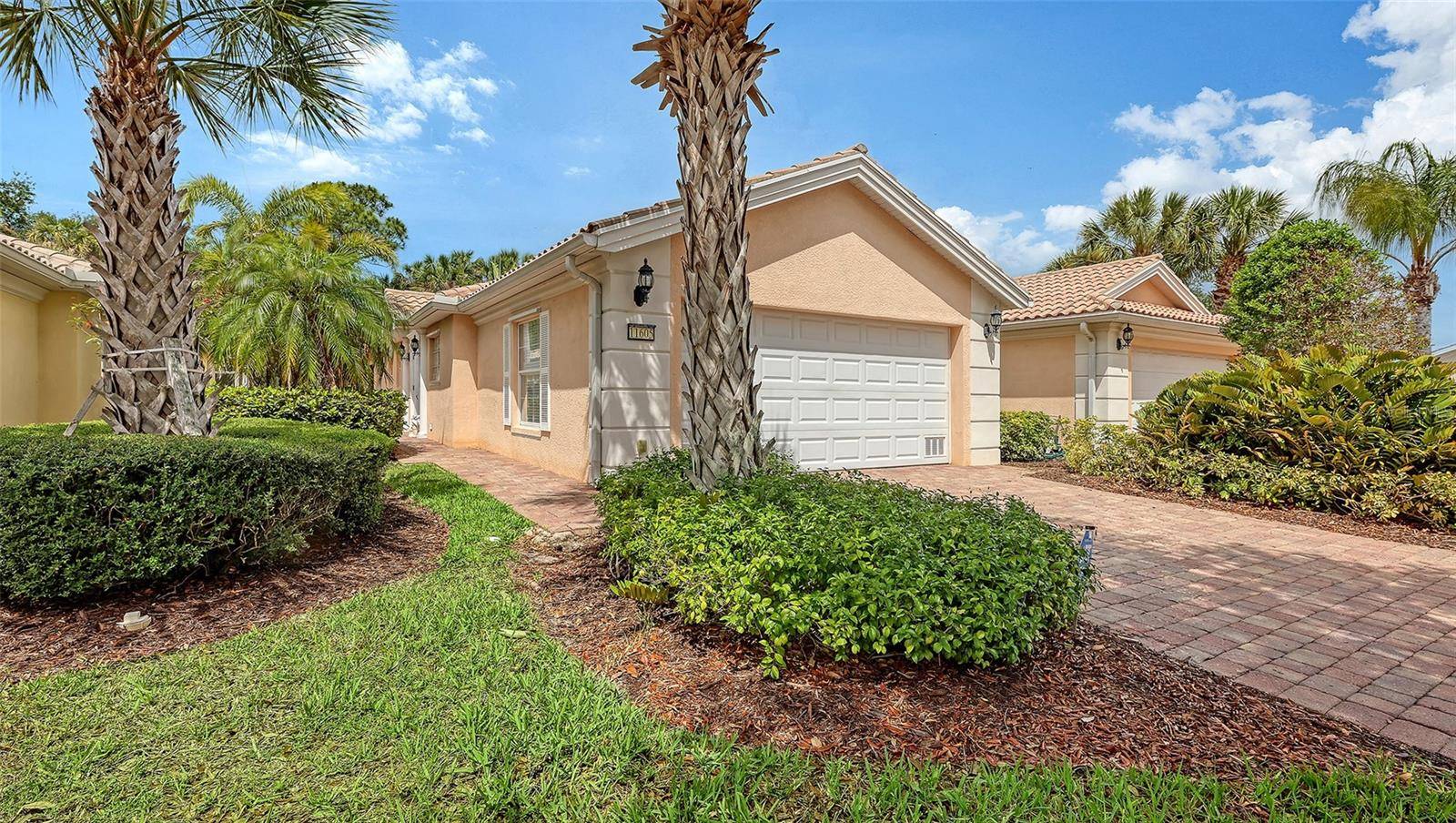 11605 GARESSIO LN, Sarasota, FL 34238