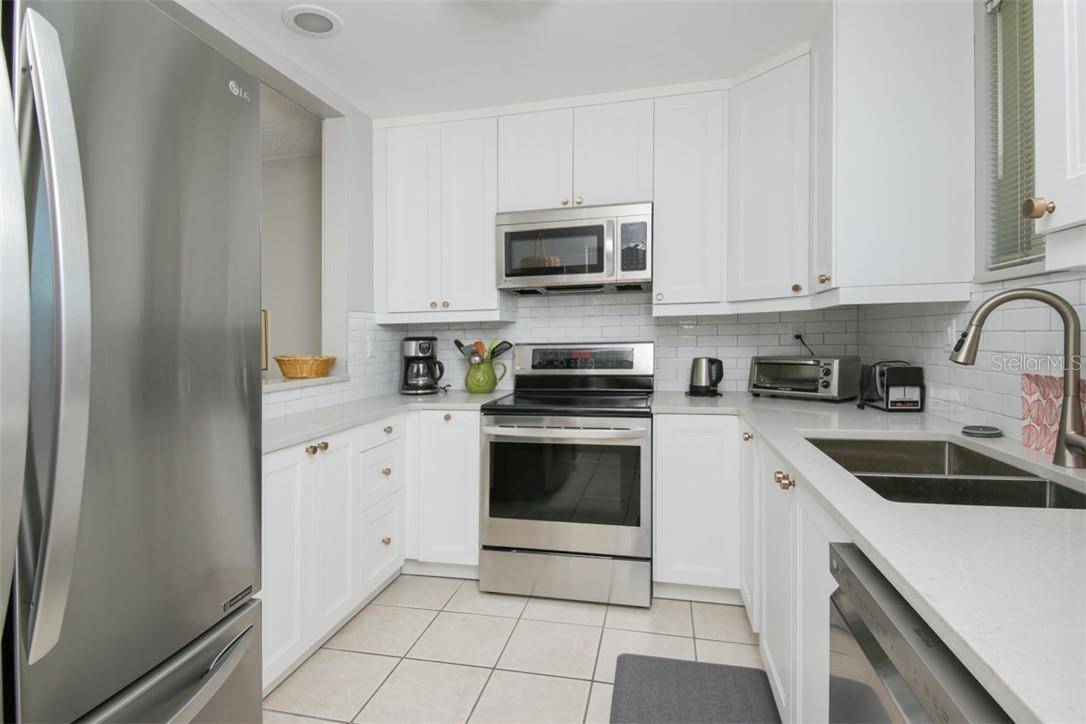 500 S WASHINGTON DR #26B, Sarasota, FL 34236