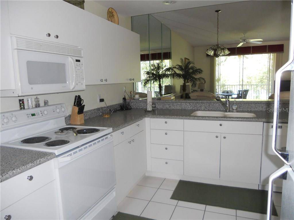 8750 OLDE HICKORY AVE #9204, Sarasota, FL 34238