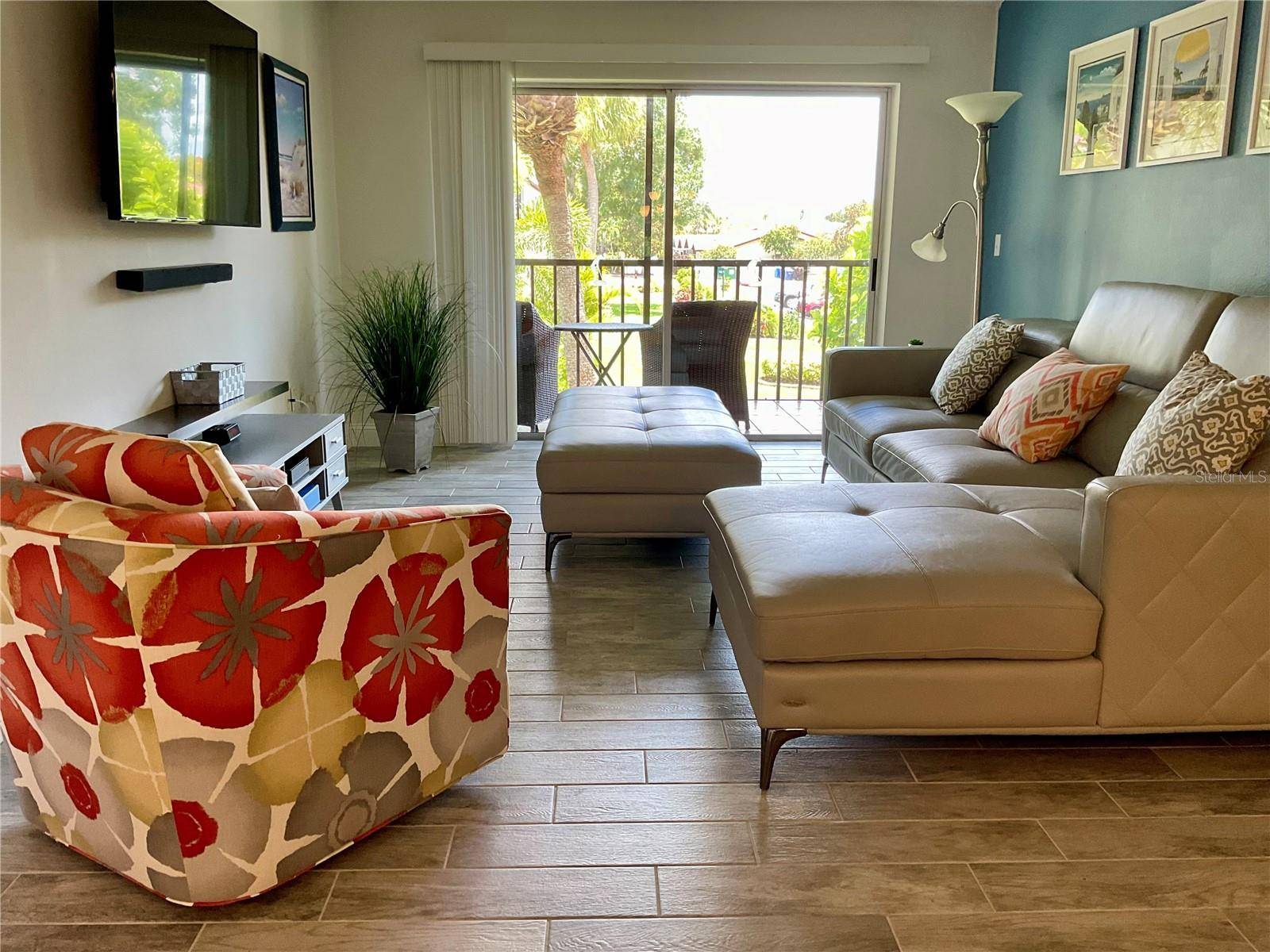 3213 BENEVA RD #204, Sarasota, FL 34232