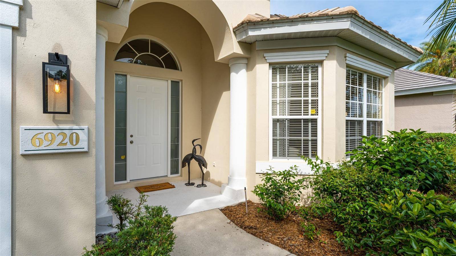 6920 LENNOX PL, University Park, FL 34201