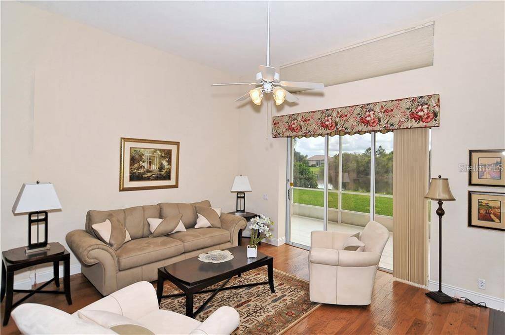 6718 VIRGINIA XING, University Park, FL 34201