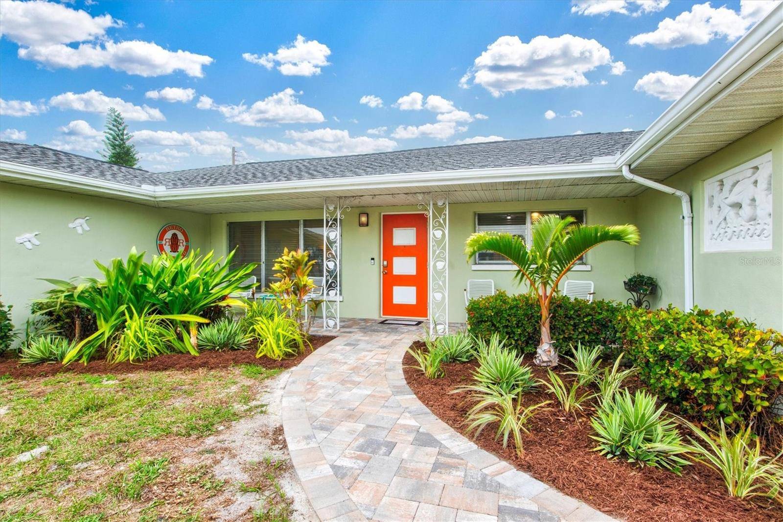 2473 DAVIS BLVD, Sarasota, FL 34237