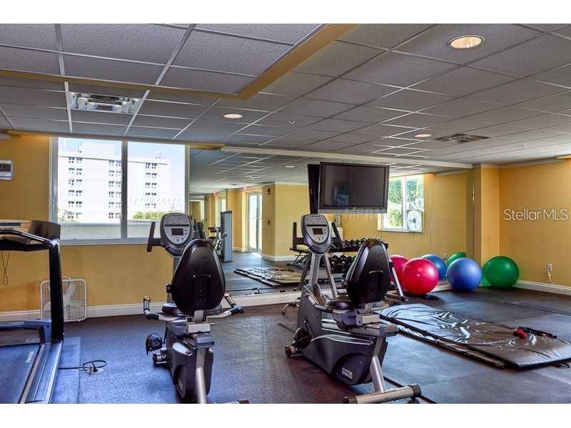 800 N. TAMIAMI TRAIL #303, Sarasota, FL 34236