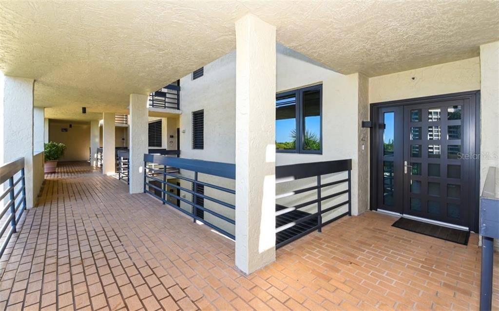 1125 GULF OF MEXICO DR #403, Longboat Key, FL 34228