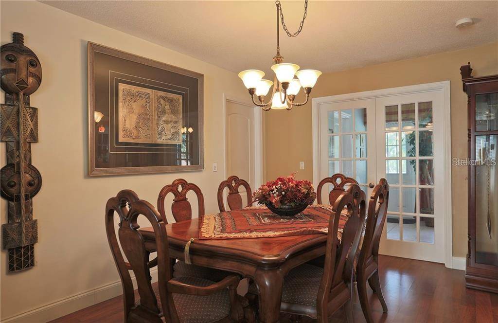 2929 MAYFLOWER ST, Sarasota, FL 34231