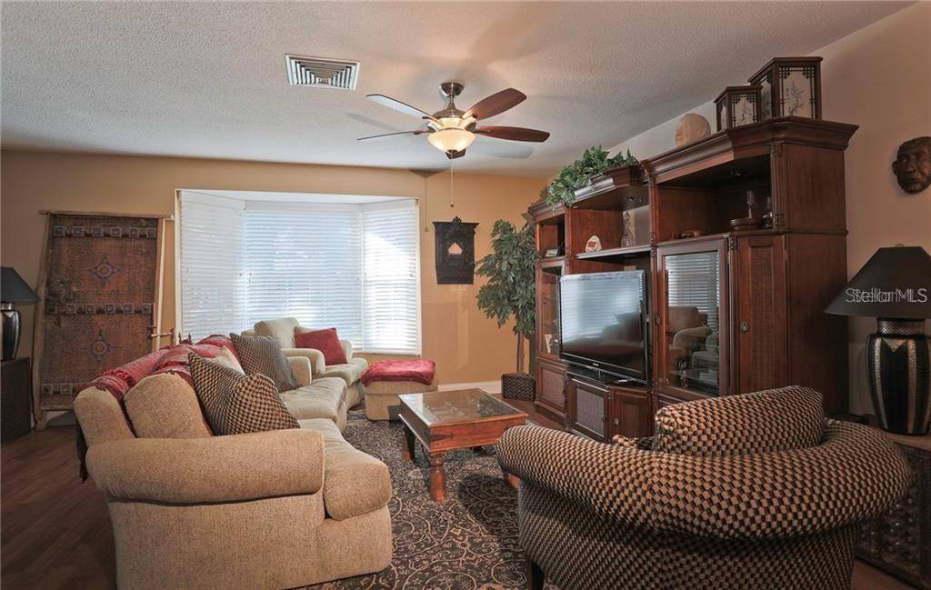 2929 MAYFLOWER ST, Sarasota, FL 34231