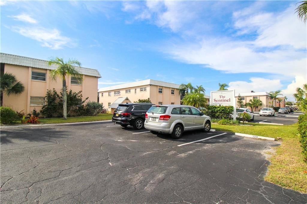 460 BASE AVE E #125, Venice, FL 34285