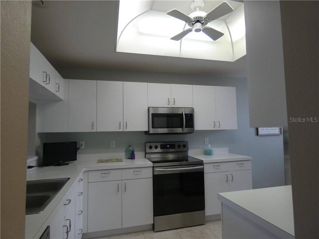 8735 OLDE HICKORY AVE #8101, Sarasota, FL 34238