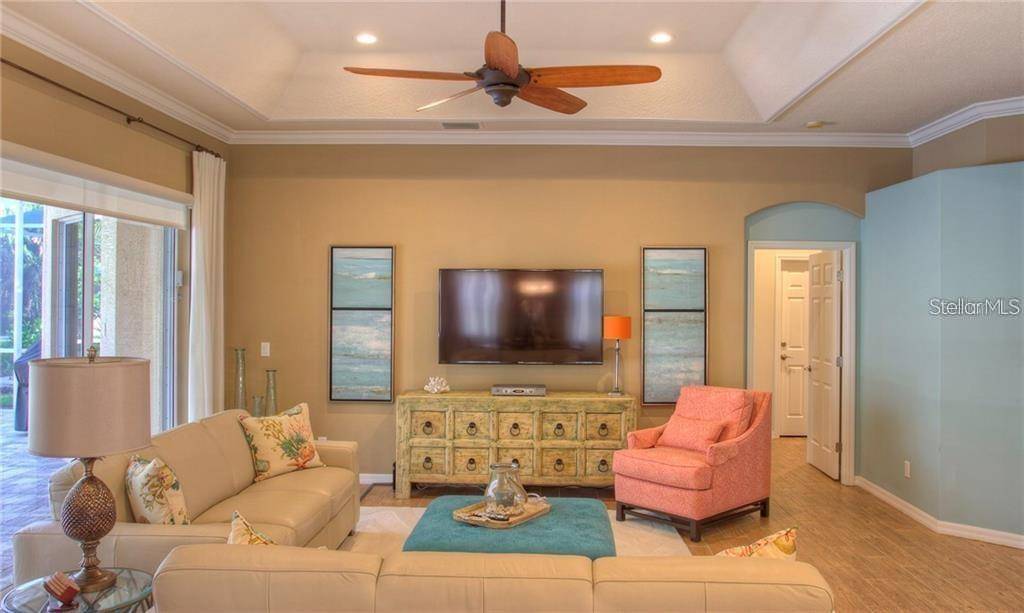 7348 STANHOPE CT, Sarasota, FL 34238