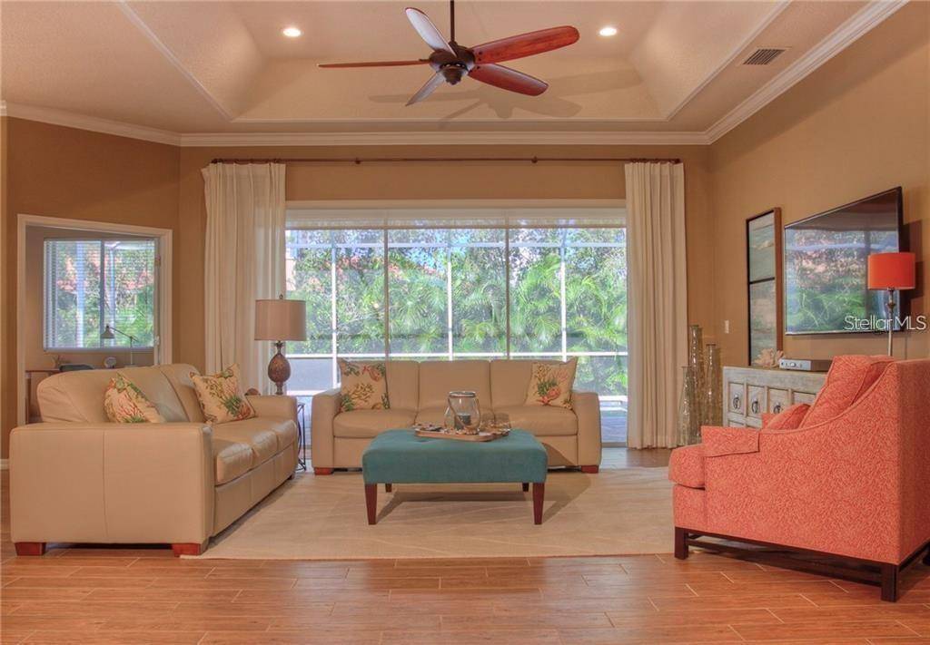 7348 STANHOPE CT, Sarasota, FL 34238