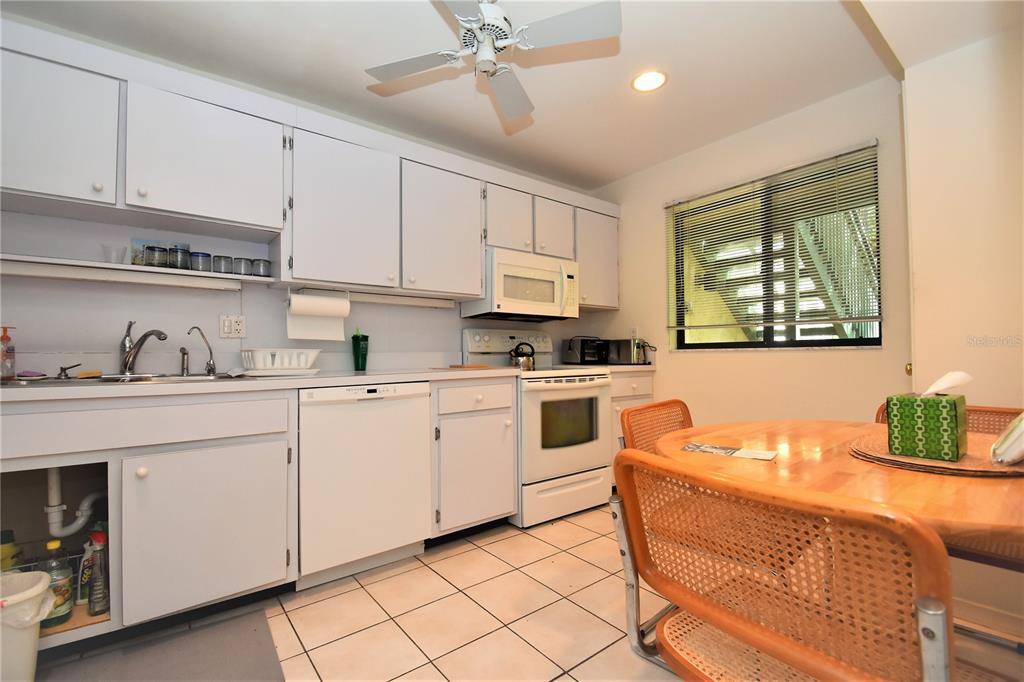 1526 PELICAN POINT DR #BA144, Sarasota, FL 34231