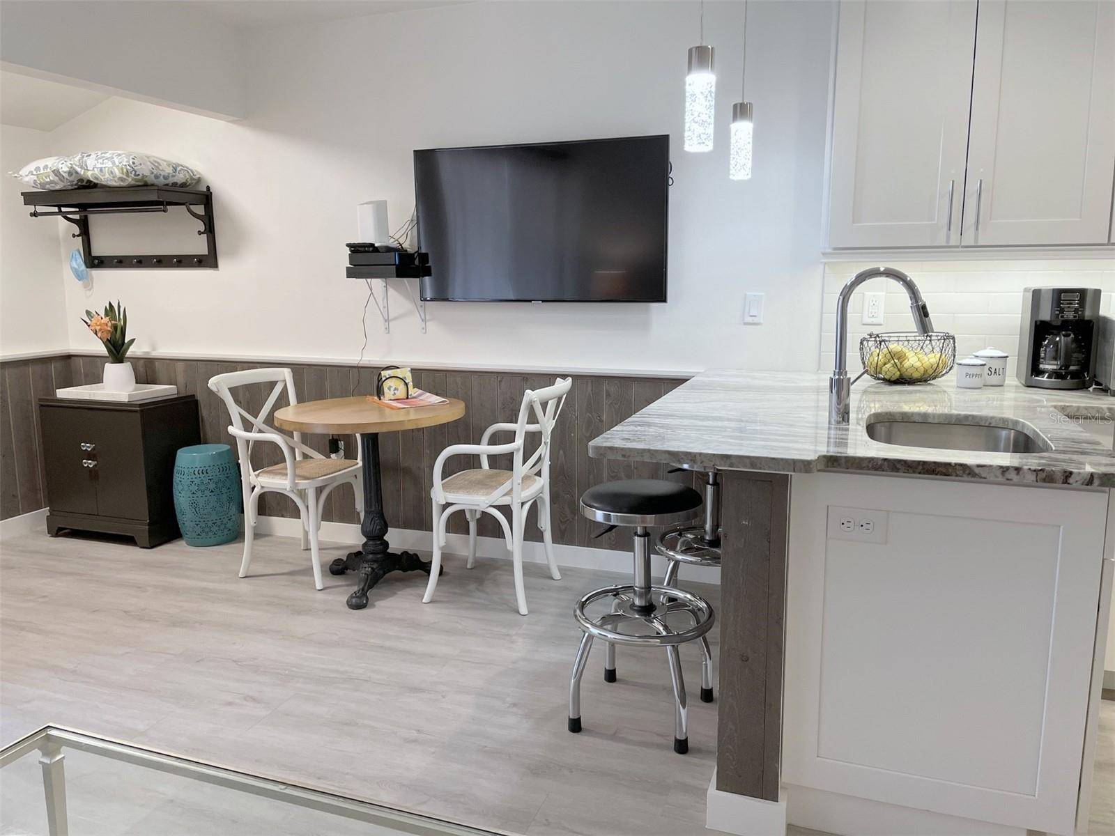 3543 LONGMEADOW #22, Sarasota, FL 34235