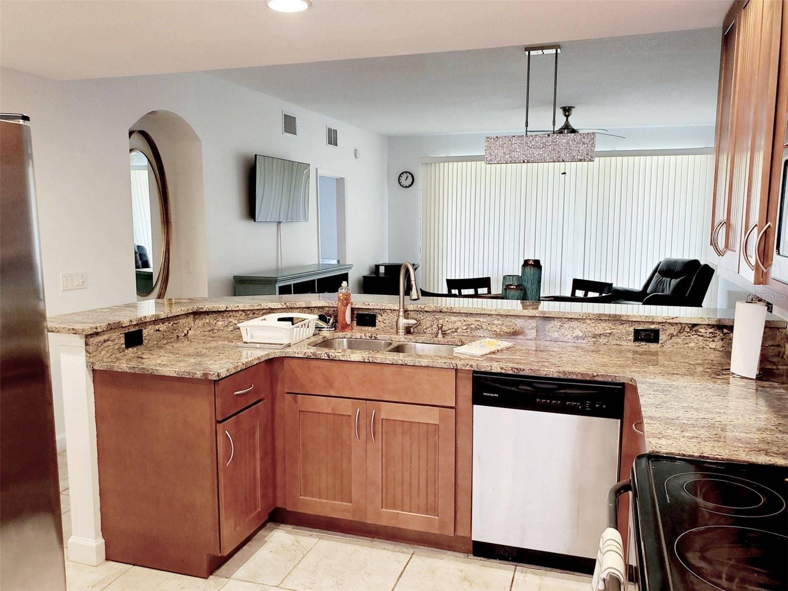 6618 7TH AVENUE CIR W #1404, Bradenton, FL 34209