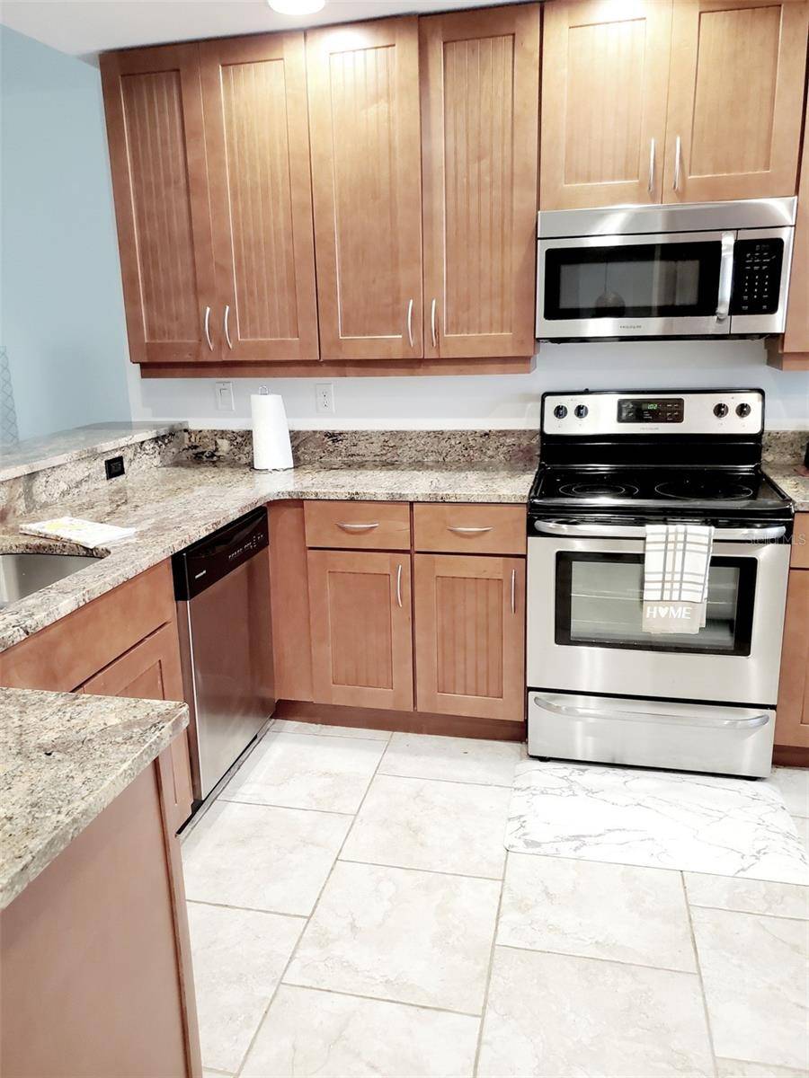 6618 7TH AVENUE CIR W #1404, Bradenton, FL 34209