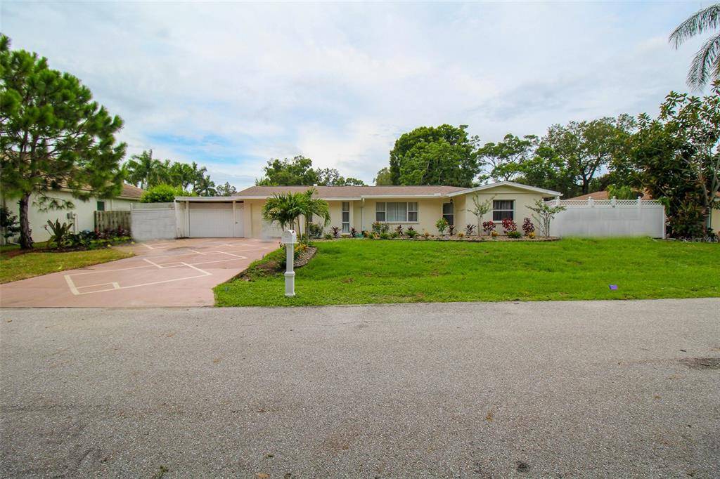 2232 PINE TER, Sarasota, FL 34231