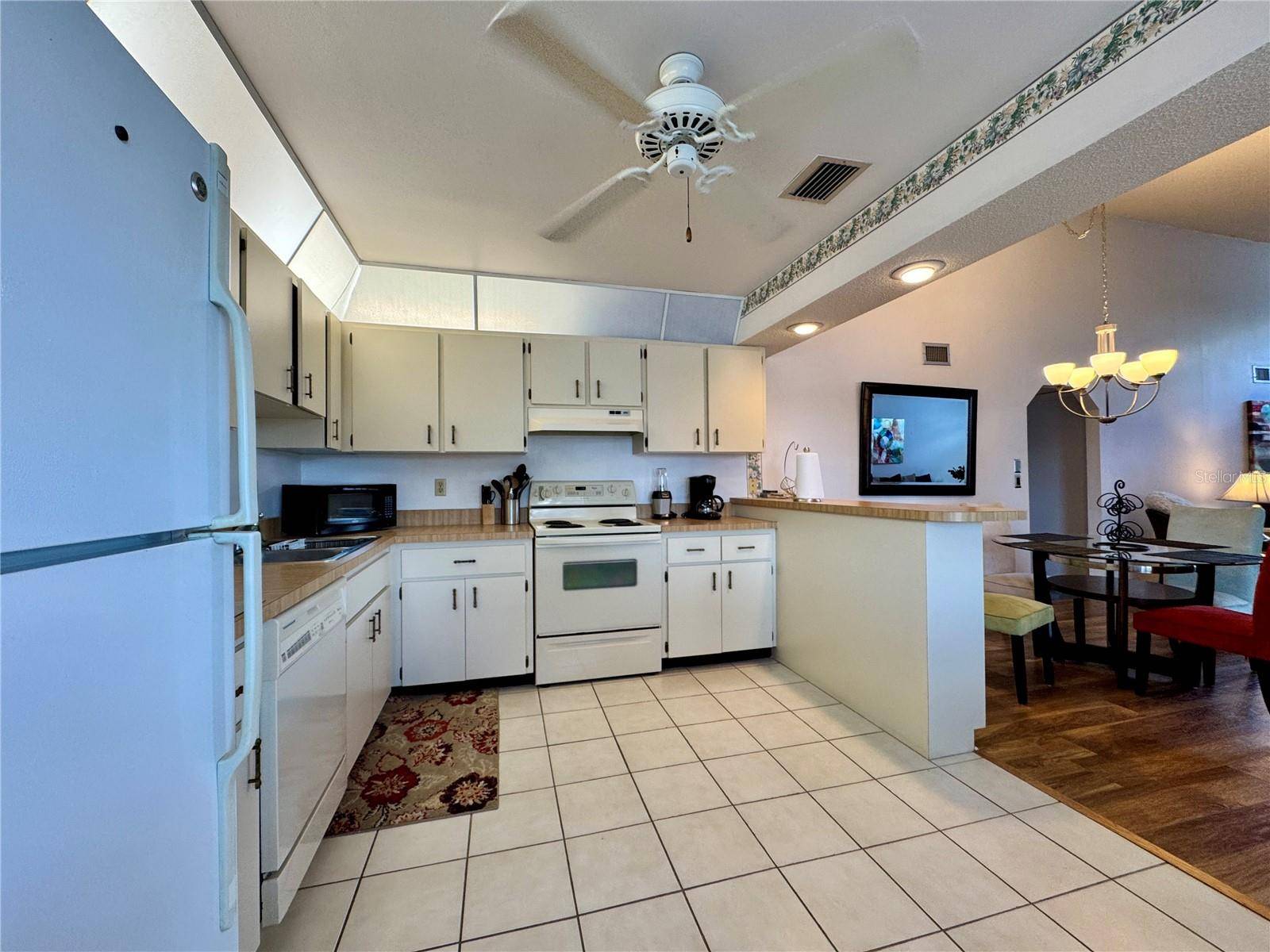 5400 34TH ST W #12H, Bradenton, FL 34210