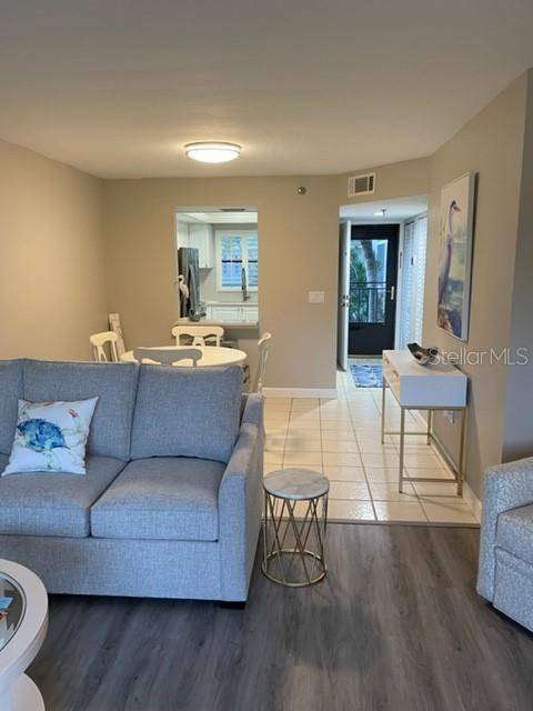 1001 BENJAMIN FRANKLIN DR #212, Sarasota, FL 34236