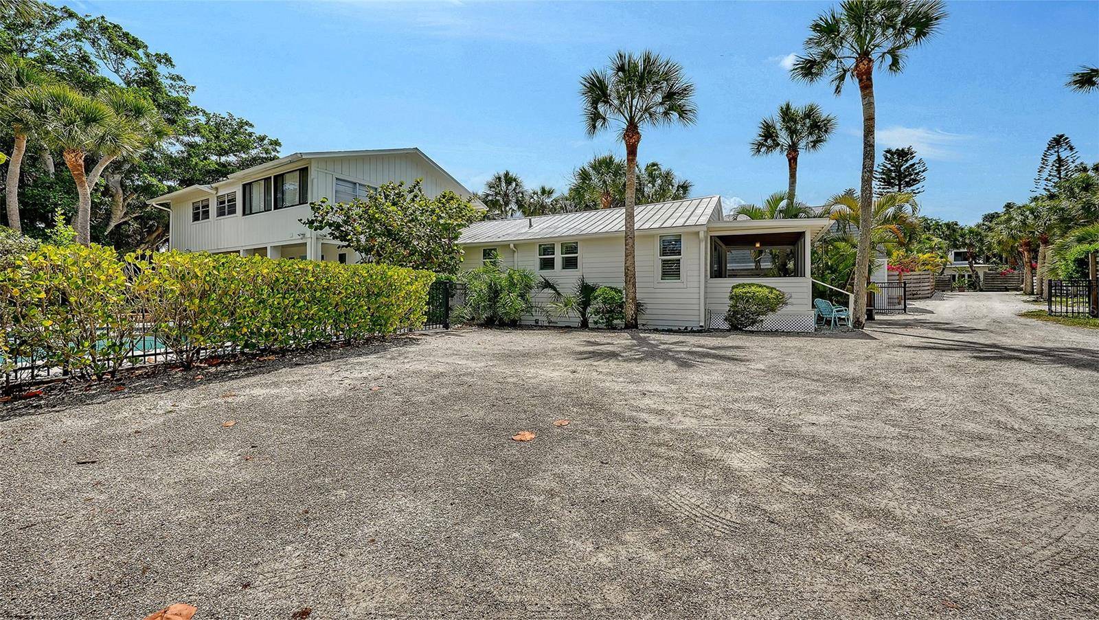 3708 SANDSPUR LN, Nokomis, FL 34275