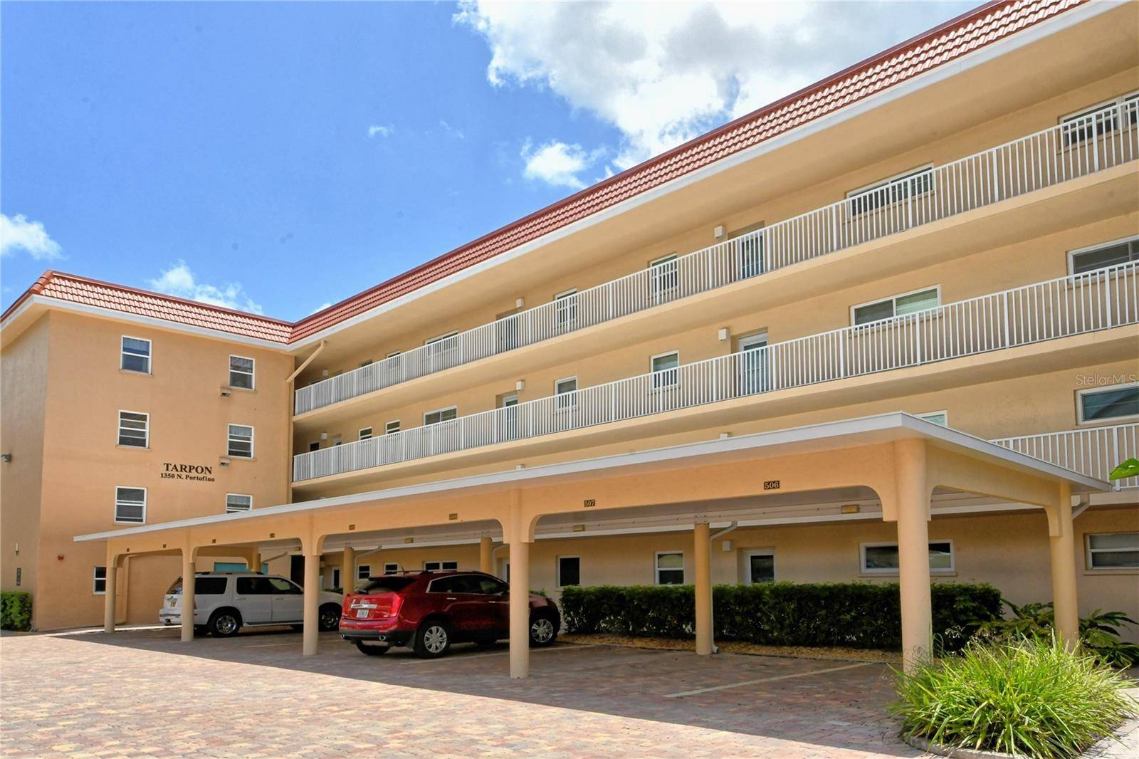 1250 N PORTOFINO DR #102MAR, Sarasota, FL 34242