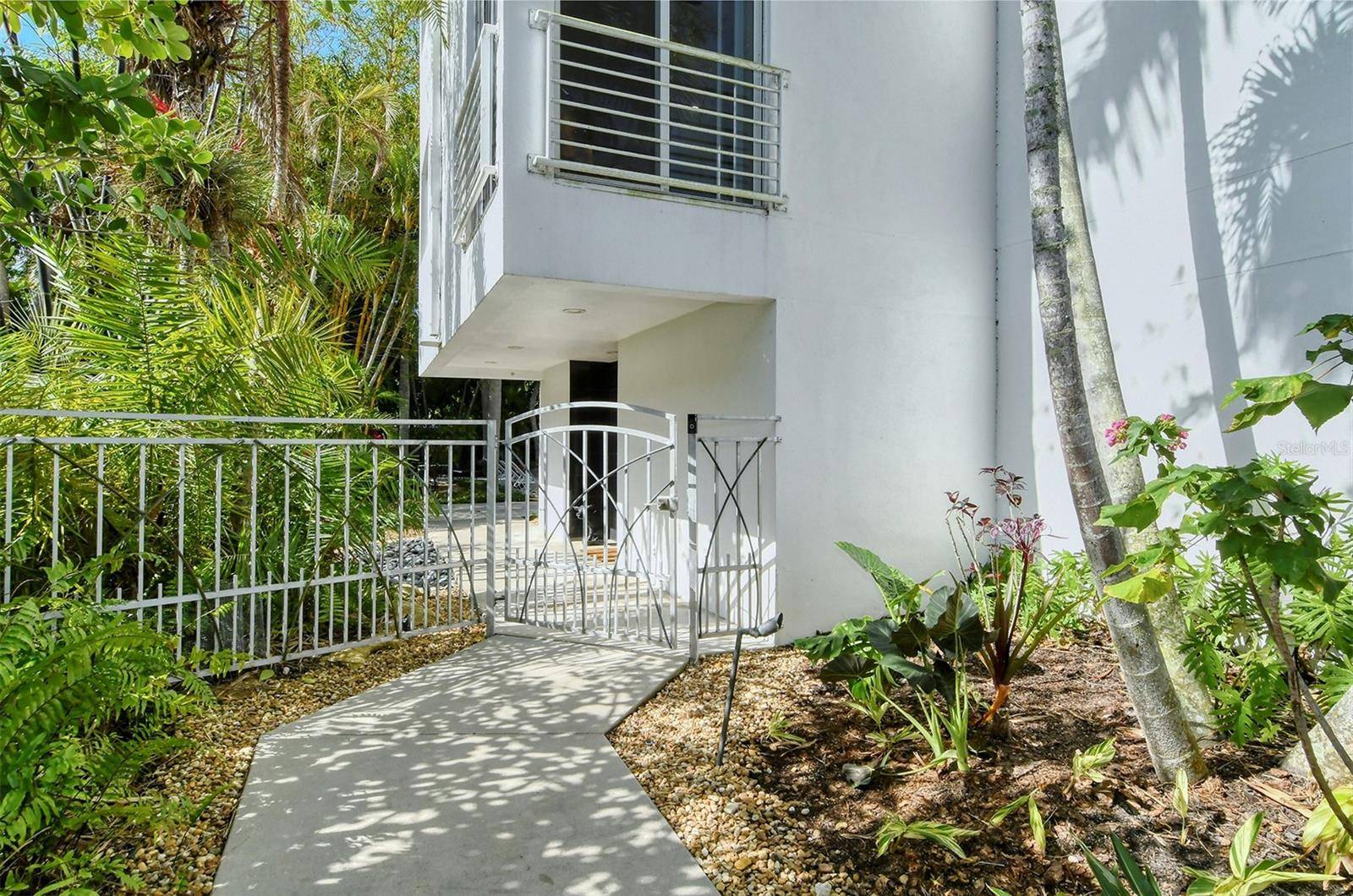 213 N WASHINGTON DR, Sarasota, FL 34236