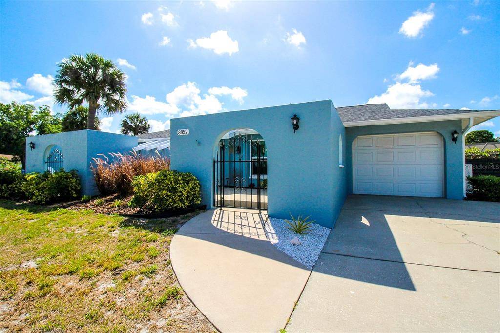 3852 GATEWOOD DR, Sarasota, FL 34232