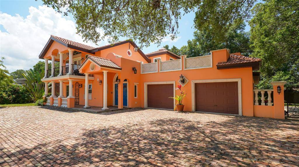 2520 TAMI SOLA ST, Sarasota, FL 34237