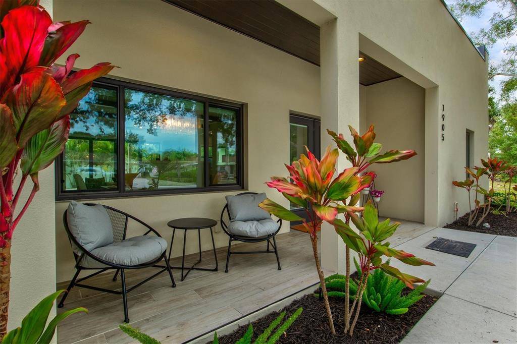 1905 TULIP DR, Sarasota, FL 34239
