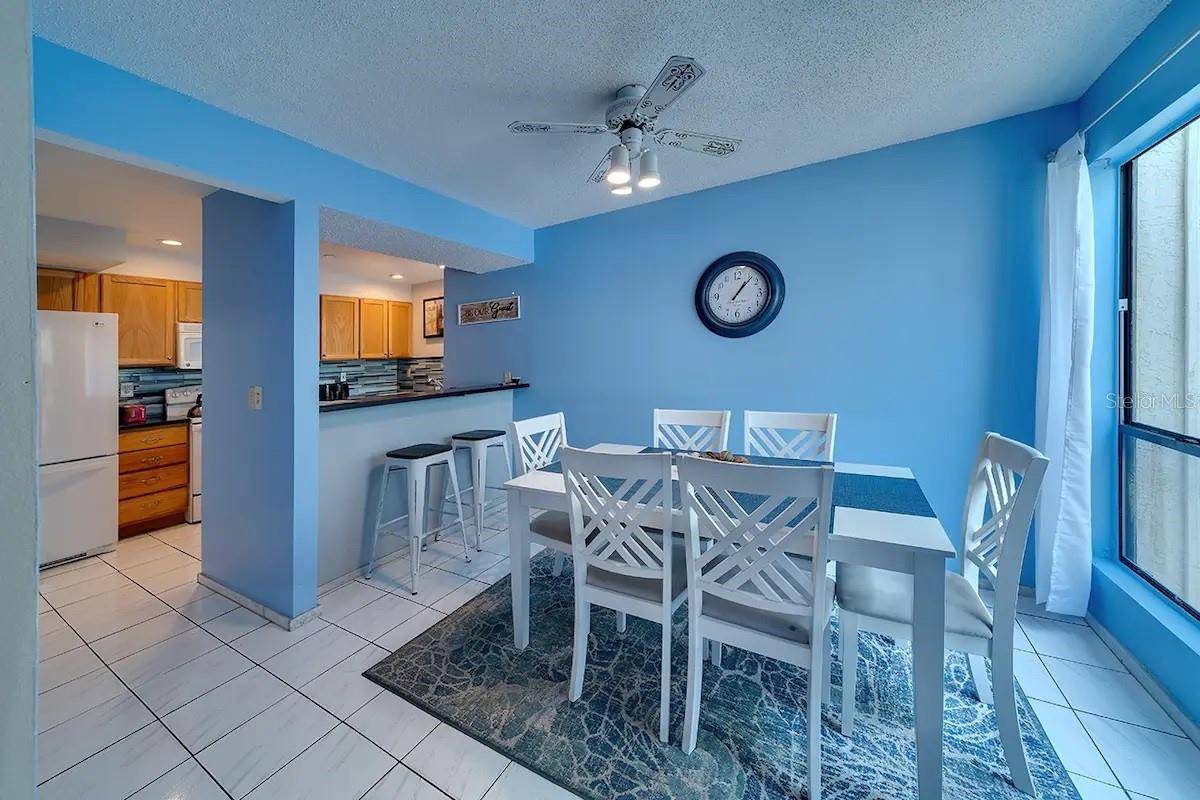 6157 MIDNIGHT PASS RD #D32, Sarasota, FL 34242