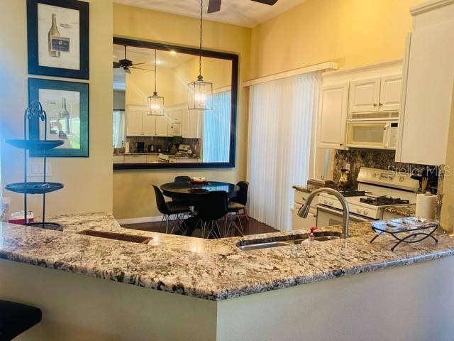 7711 WHITEBRIDGE GLN, University Park, FL 34201
