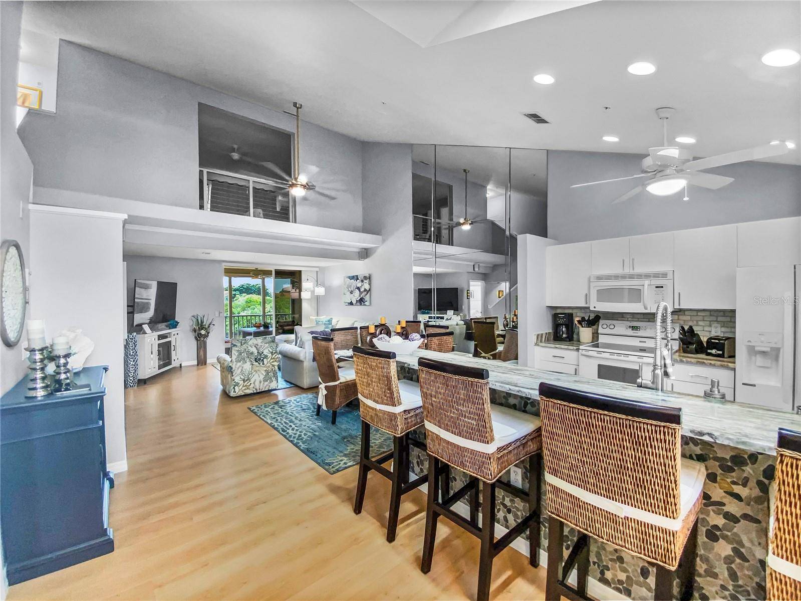 8370 WINGATE DR #725, Sarasota, FL 34238