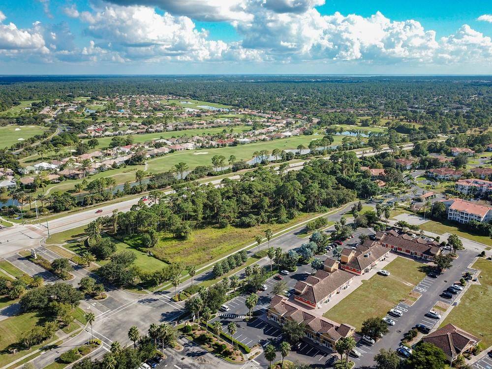 3020 BOBCAT VILLAGE CENTER RD, North Port, FL 34288