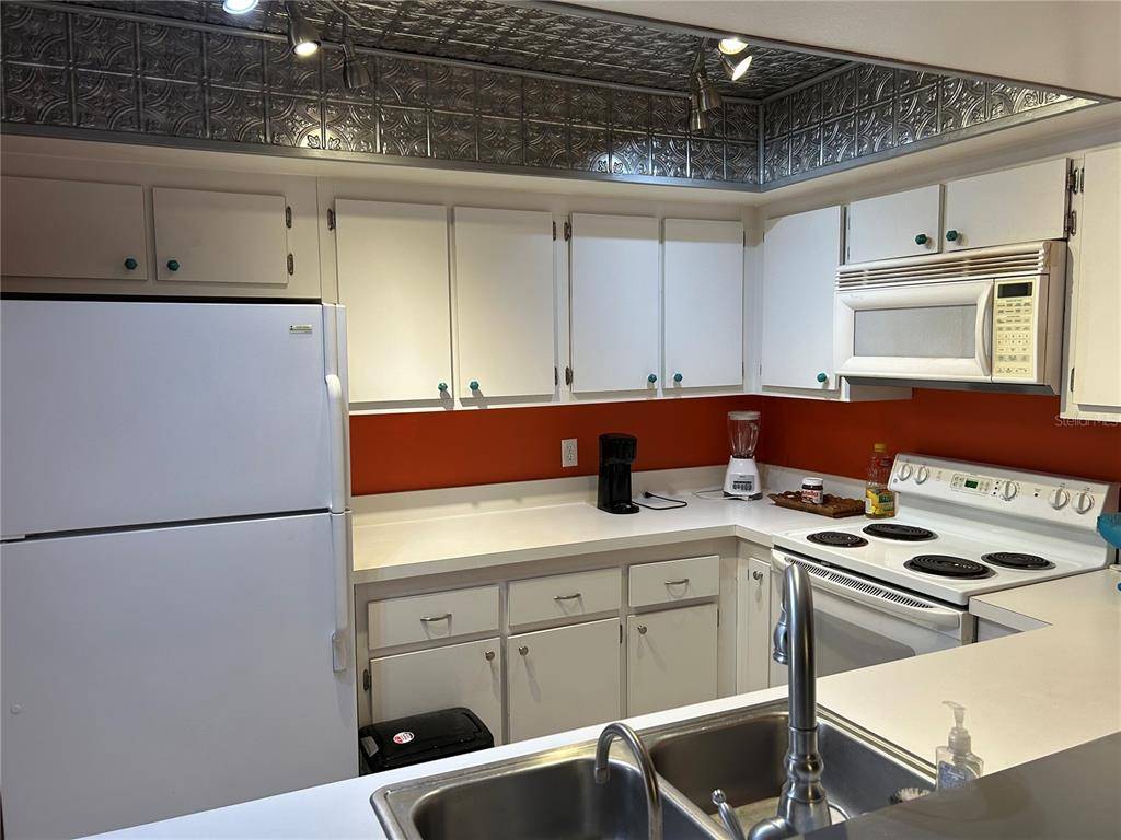 6102 7TH AVE W #6102, Bradenton, FL 34209
