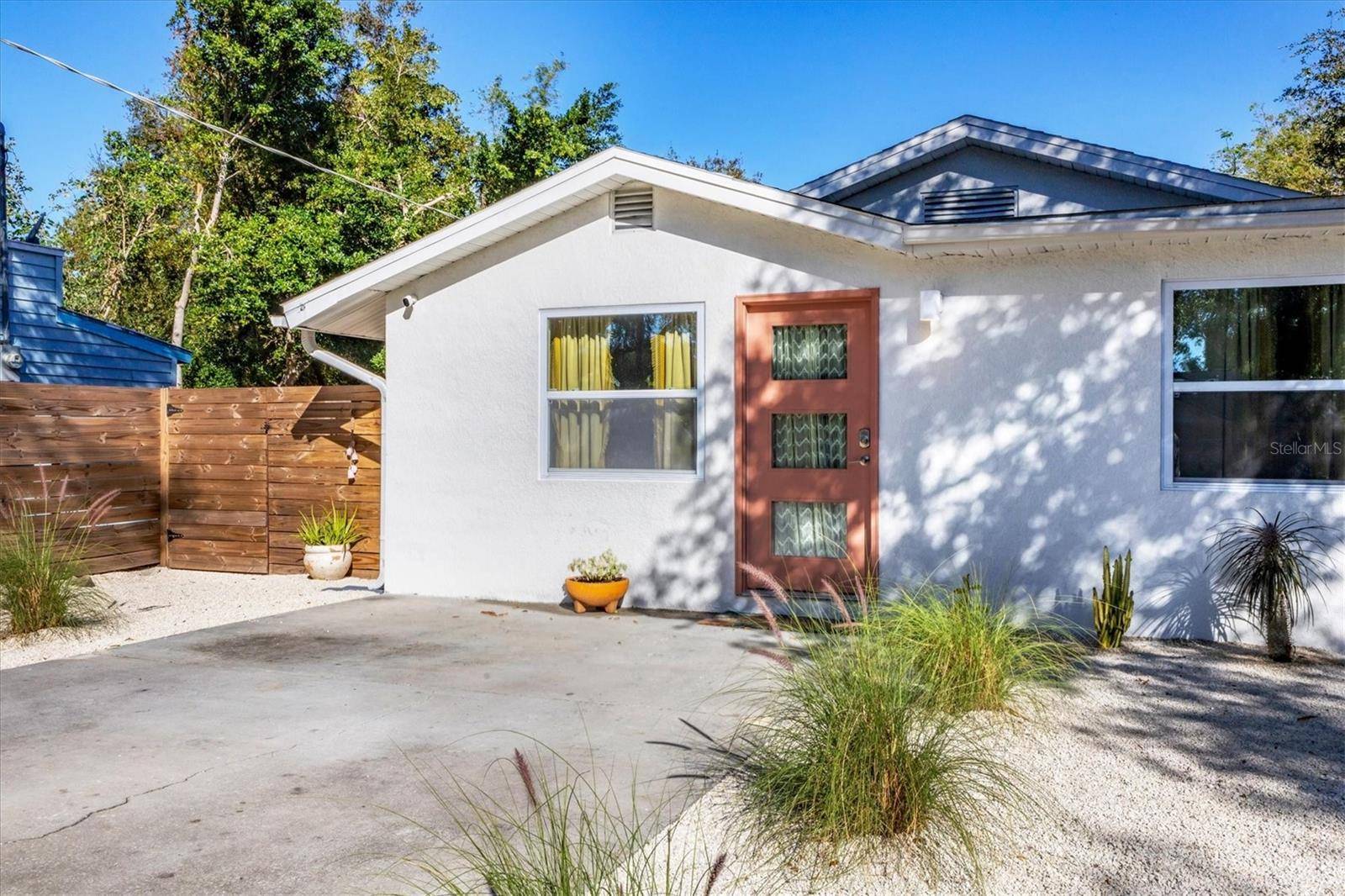 2441 NOVUS ST, Sarasota, FL 34237