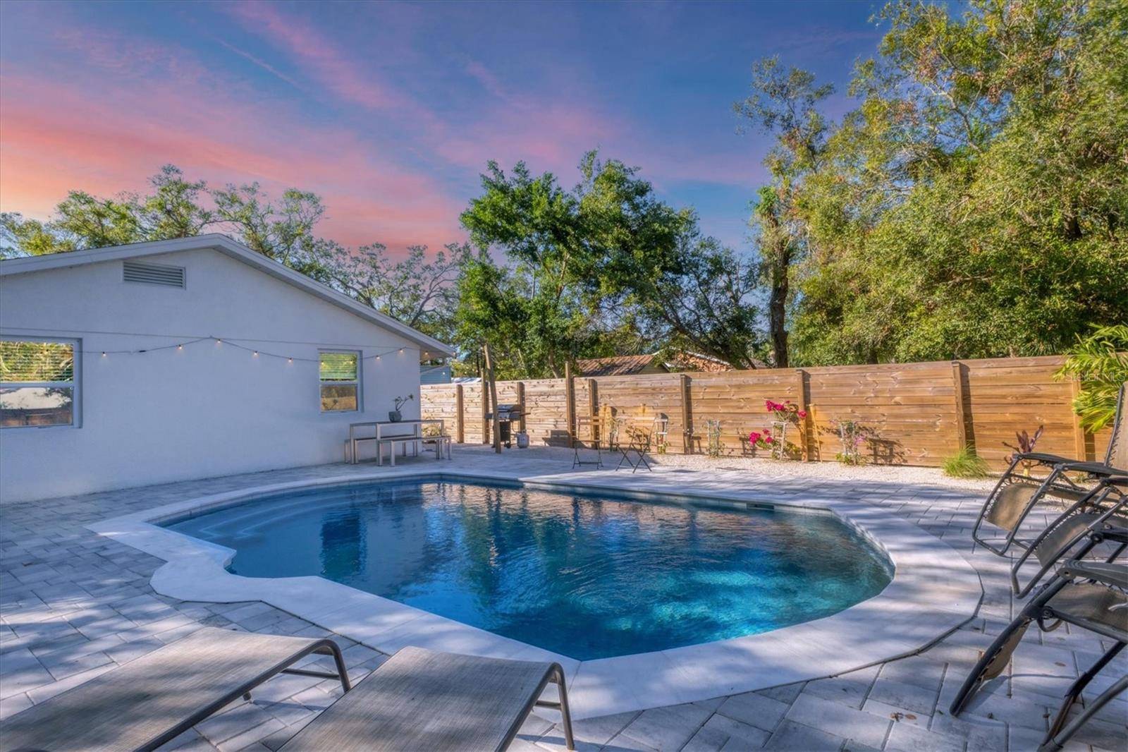 2441 NOVUS ST, Sarasota, FL 34237
